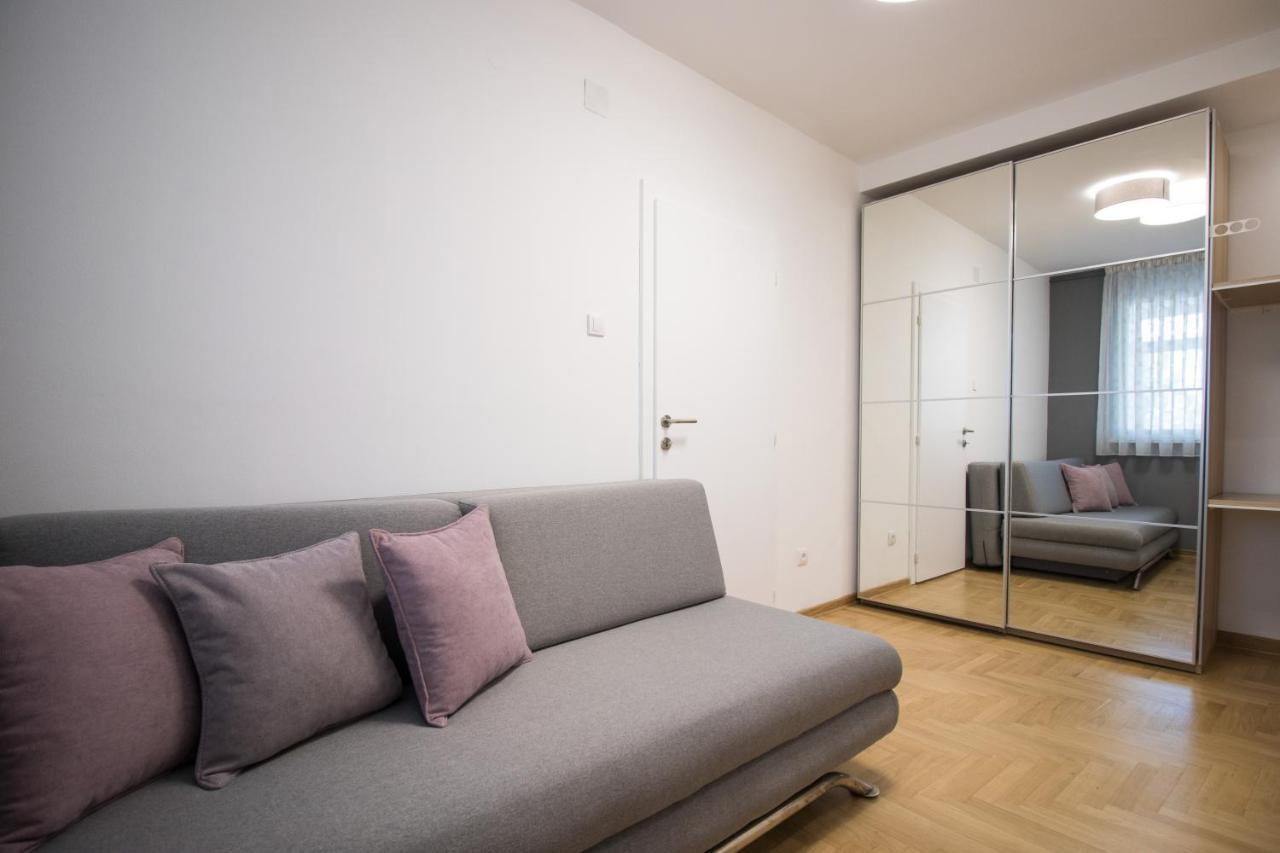 Arena'S Finest Apartment Belgrado Esterno foto